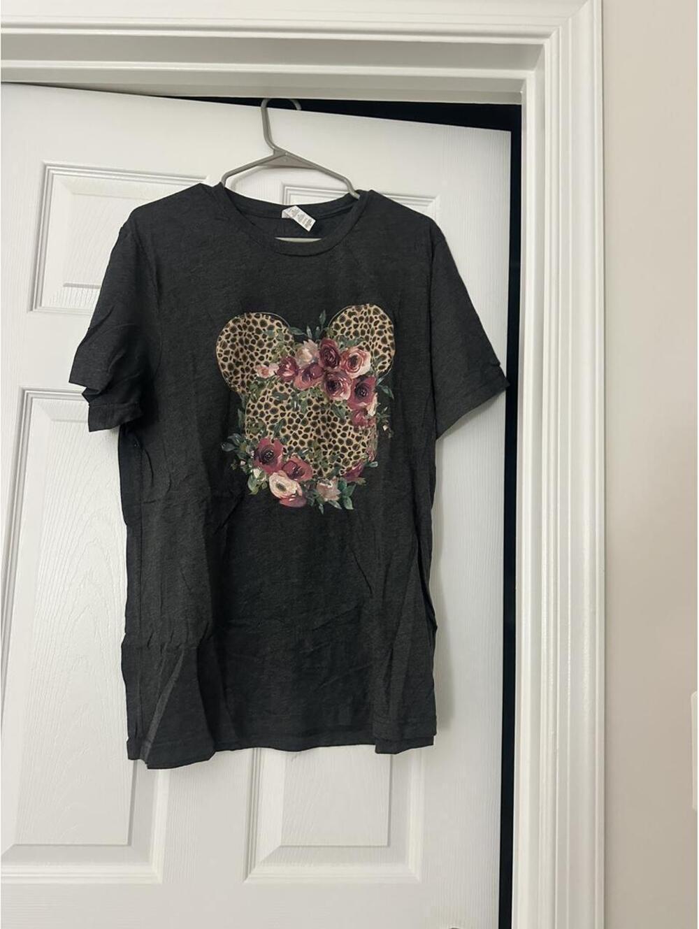 Disney Women's Grey and Black Tshirt